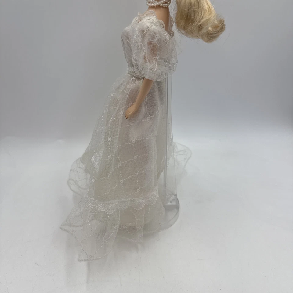 Conjunto de Barbie de colección vestido de novia genuino etiqueta de Barbie sin muñeca broches de presión de metal Foto 4 de 4