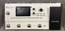 MOOER GE250 Multi-Effects Guitar Pedal Looper Drum Machine White w/ AC adapter