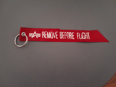 alpha industries anhänger schlüsselanhänger Remove before flight glow in dark