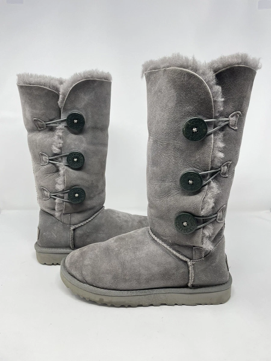 Ugg bailey on sale button size 8