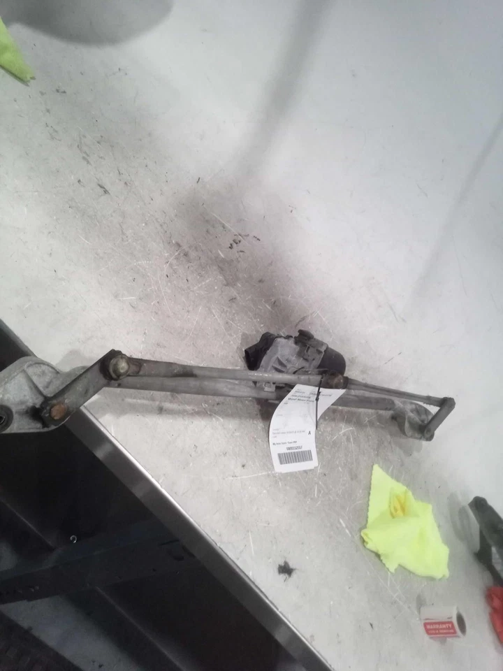 Motor limpiaparabrisas usado se adapta a: Dodge Charger 2006 grado A Foto 2 de 4