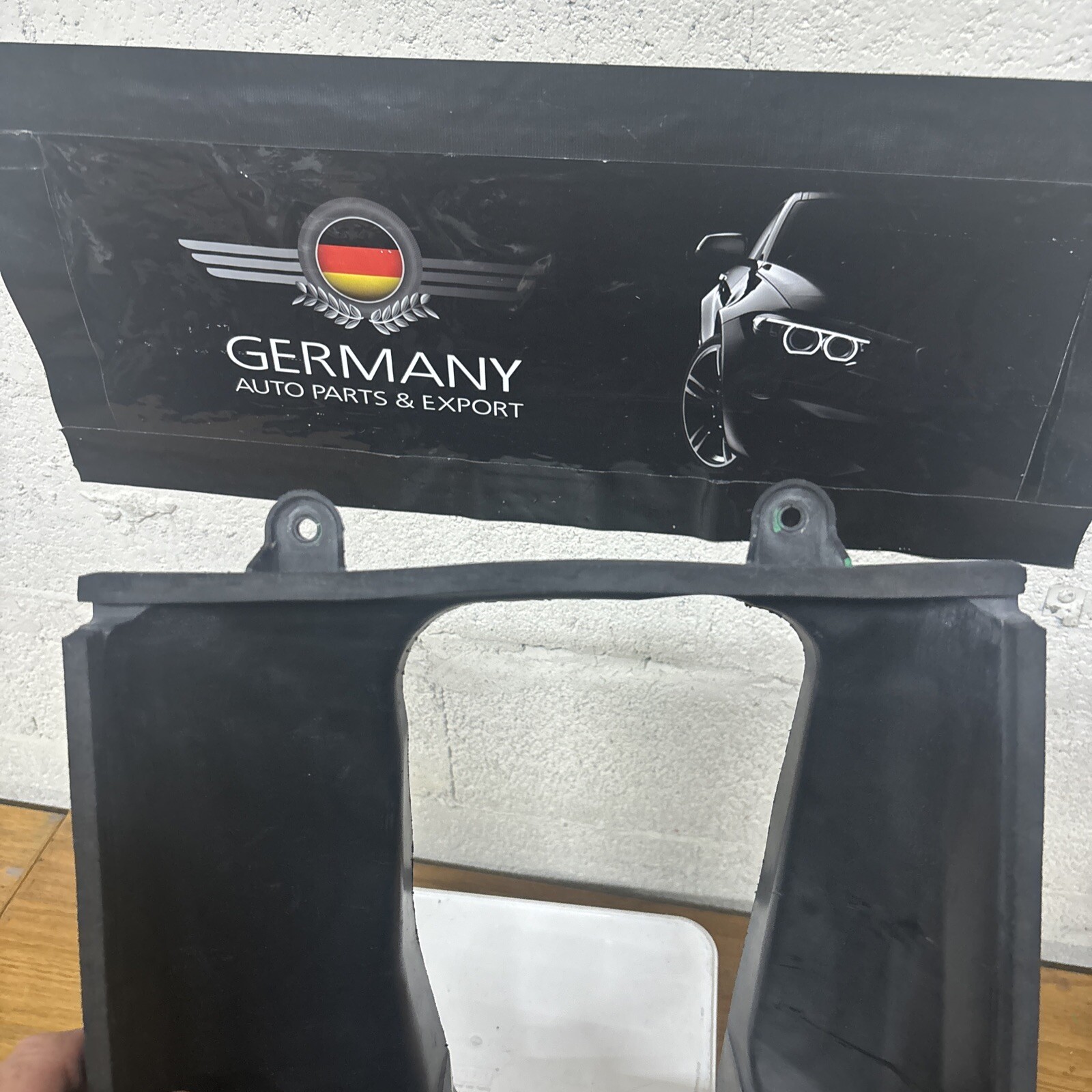 2014-21 Right Intercooler Air Duct Shroud  Maserati Quattroporte 670037774 #945