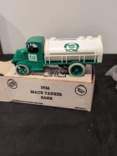 ERTL 1926 Mack Tanker Bank #9196 1:38 Scale Made In USA QUAKER STATE