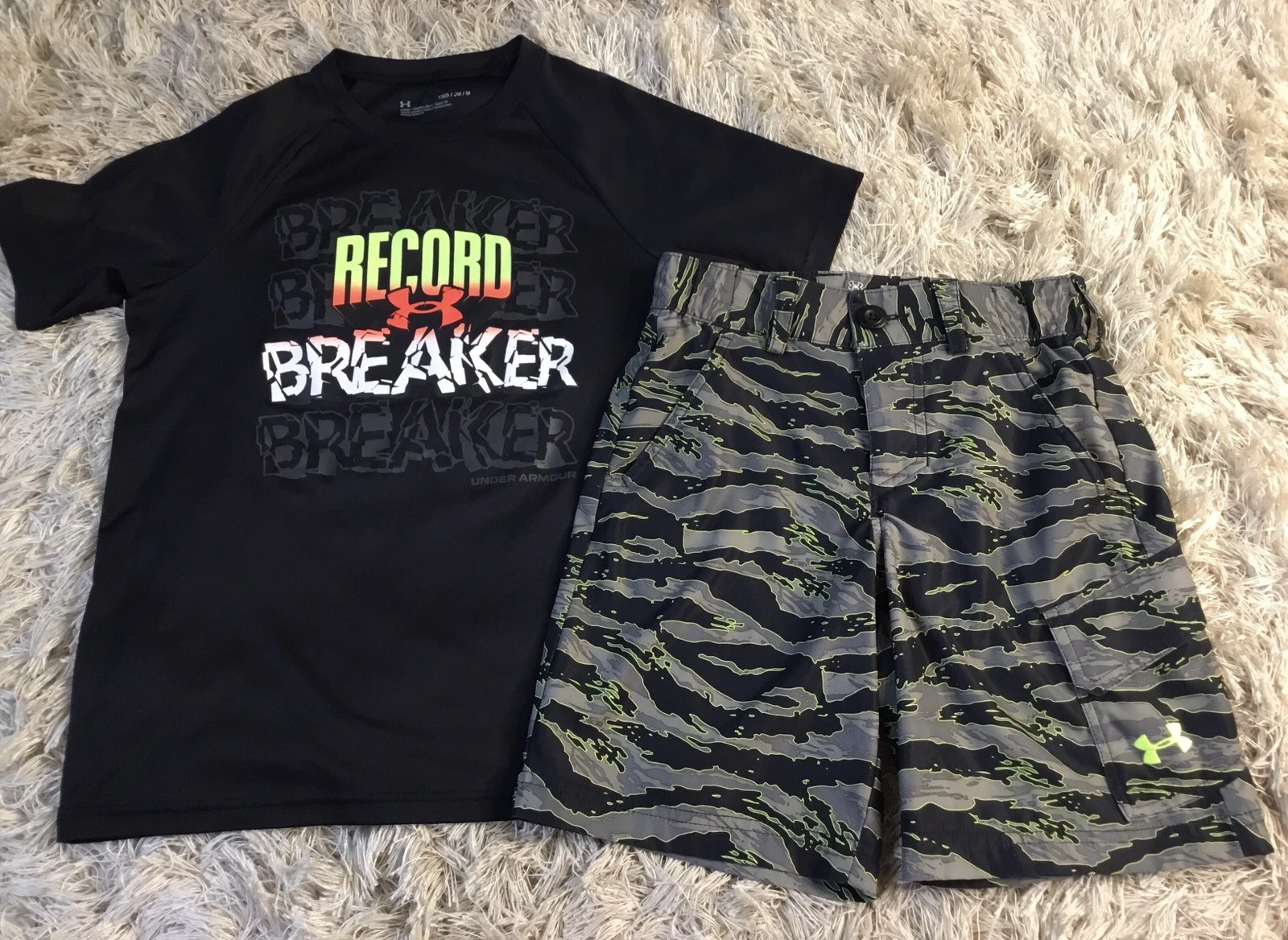 UNDER ARMOUR Boys size M S RECORD BREAKER SHIRT SHORTS OUTFIT