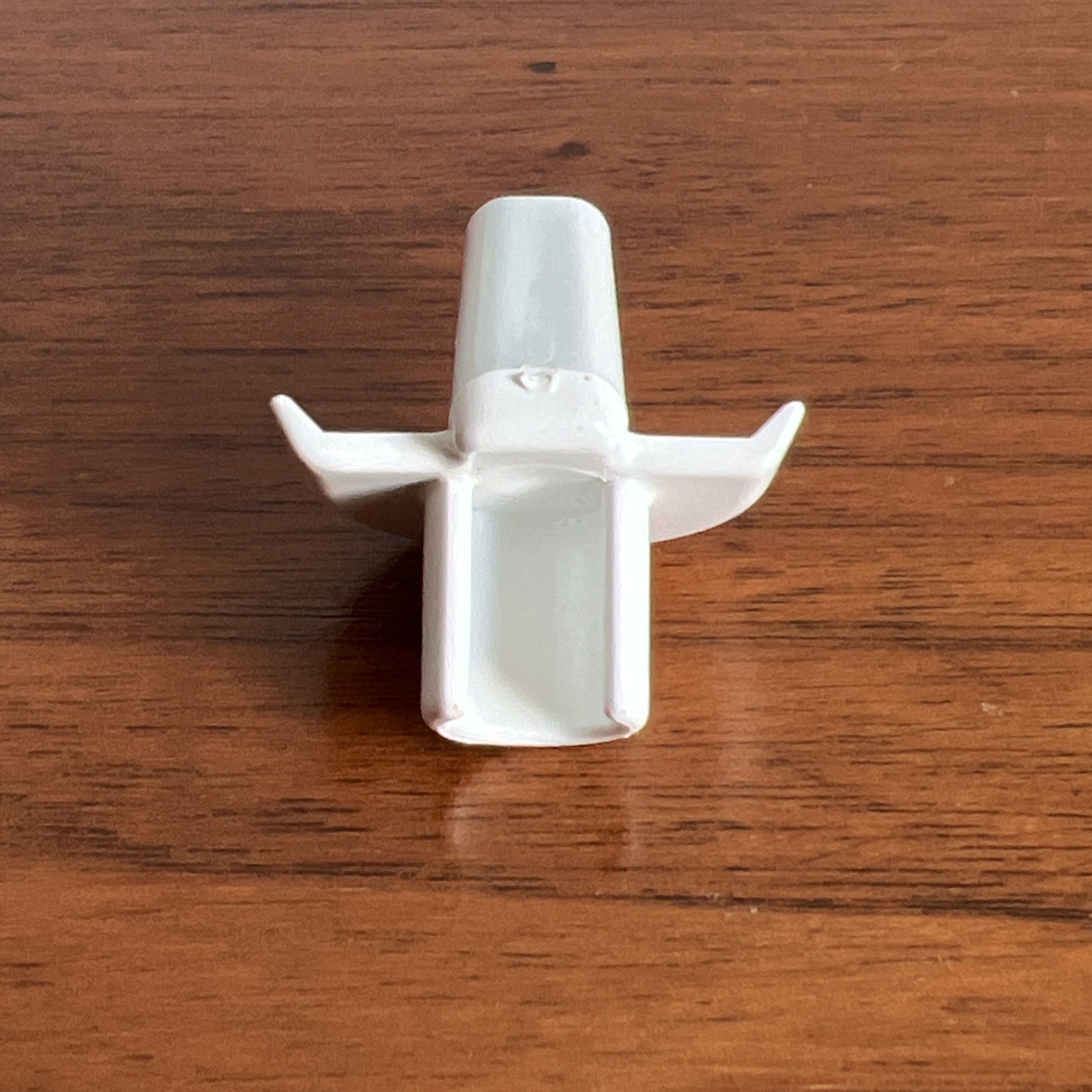 Maytag Refrigerator Freezer Shelf Support 61002142