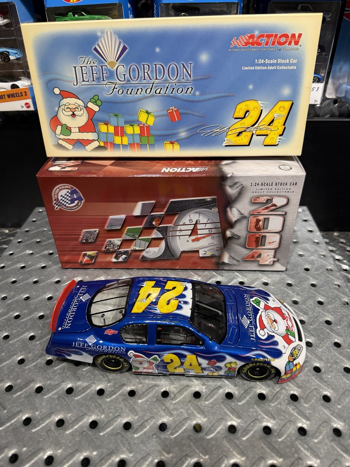 131. 2004 Jeff Gordon #24 Foundation Holiday Monte Carlo Action 1:24 LE 6132