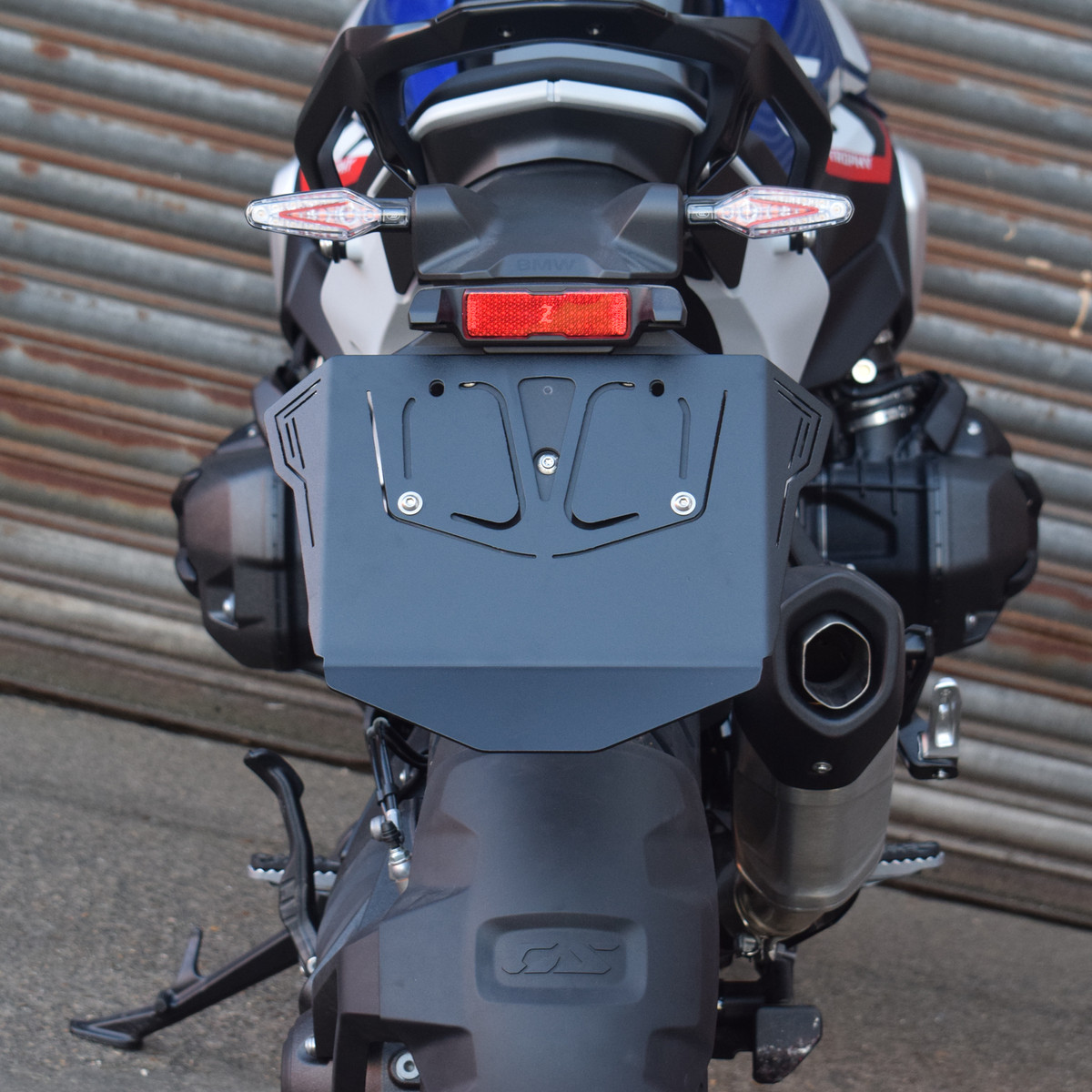 pyramid-splash-plate-number-plate-bracket-grelly-uk