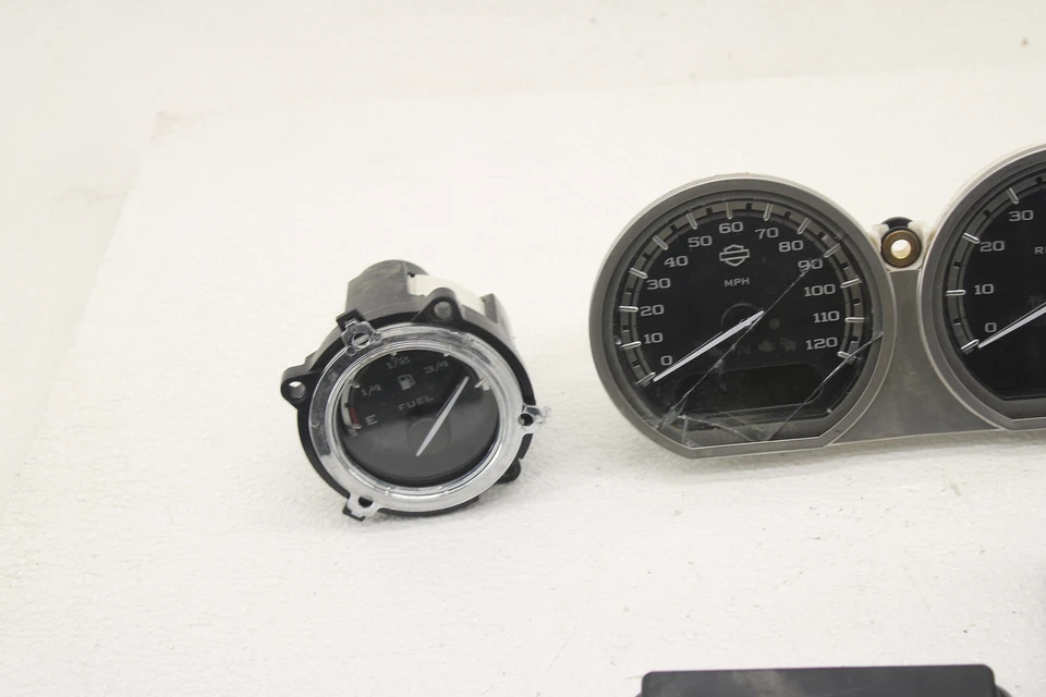 Harley Davidson Street Glide 2017-2018 velocímetro voltaje de aceite ECU BCM conjunto Foto 2 de 4