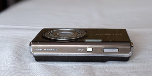 OLYMPUS FE-4040 Fotocamera Digitale 14,1 MP con Batteria, Scheda 8 Gb - Foto 6 di 12