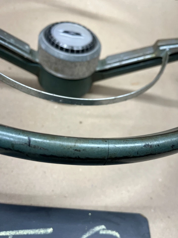 1960 1961 1962 64 IMPALA BEL AIR BISCAYNE PROJECT TSTEERING RUEDA BOCINA ANILLO OEM Foto 2 de 4