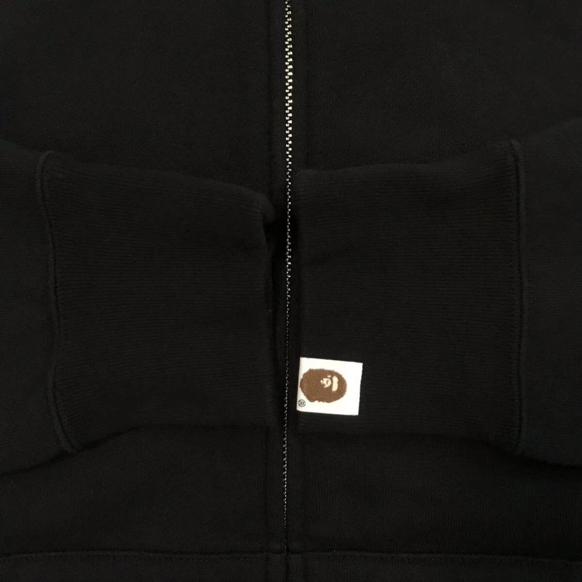 A BATHING APE (BAPE) Felpa con cappuccio zip intera logo A Bathing ape college leopardata mimetica taglia M BAPE usata