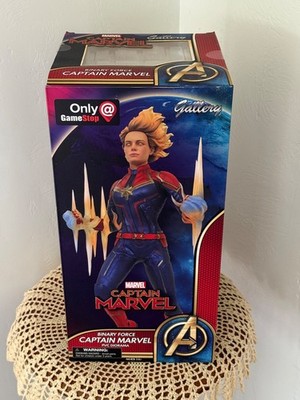 Captain Marvel Statue Binary Power Diamond Select Gallery Exclusive
