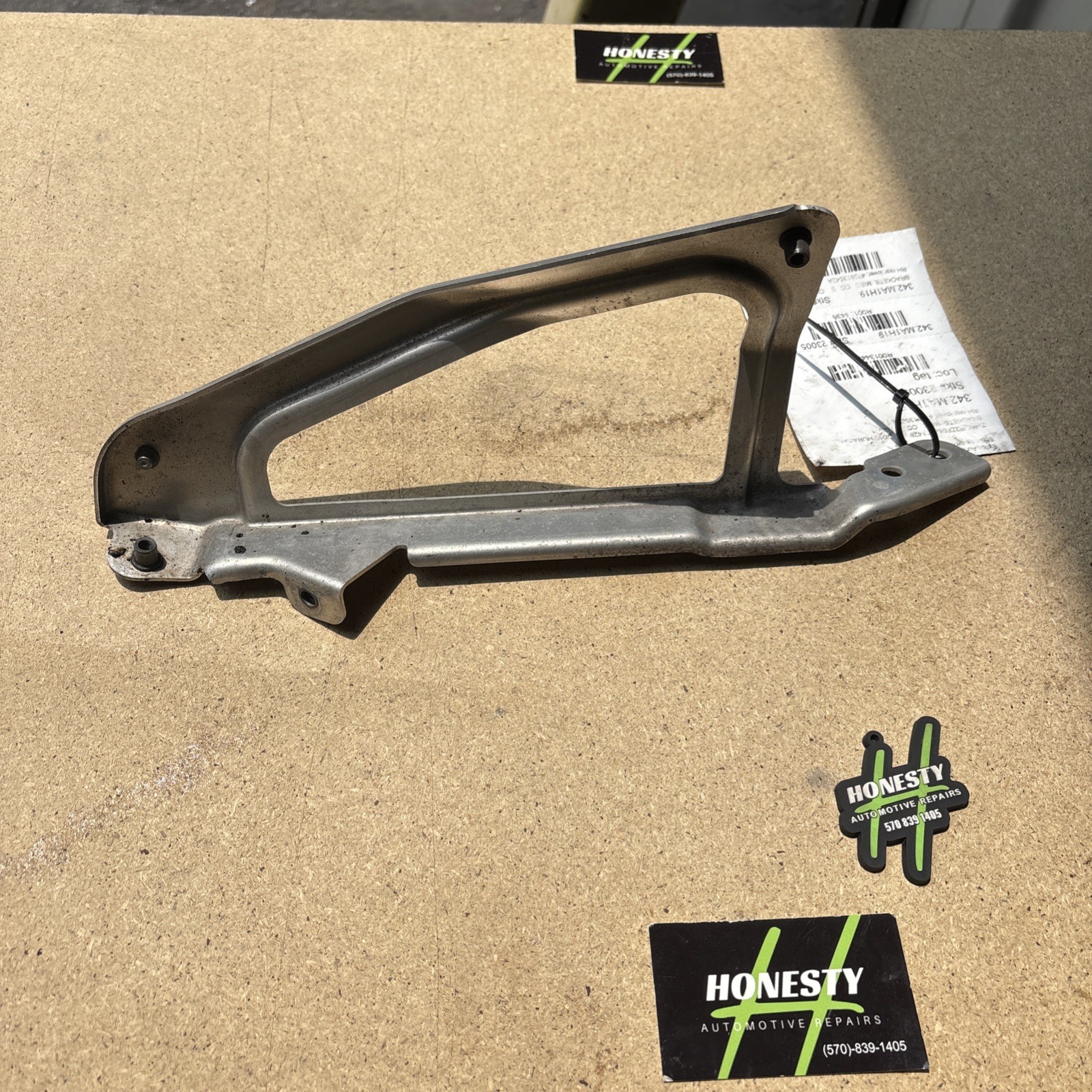 Lamborghini Huracan Rear Right Passenger Side Mounting Bracket 4T0813542A OEM
