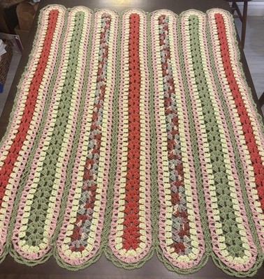 Vintage Handmade Mile-A-Minute Crochet Afghan Throw 40x54 Scalloped Retro