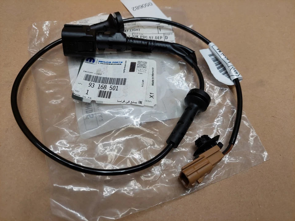 Vauxhall Movano B Rear Brake Pad Sensor Harness 93168501 Renault 2010-on Genuine - Image 3 of 4