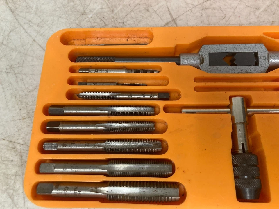 Juego de grifos y troqueles vintage de 40 piezas - Kit de herramientas manuales de acero Foto 2 de 4