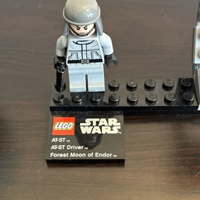 LEGO Star Wars AT-ST & Endor 9679 with AT-ST Driver Planet Set