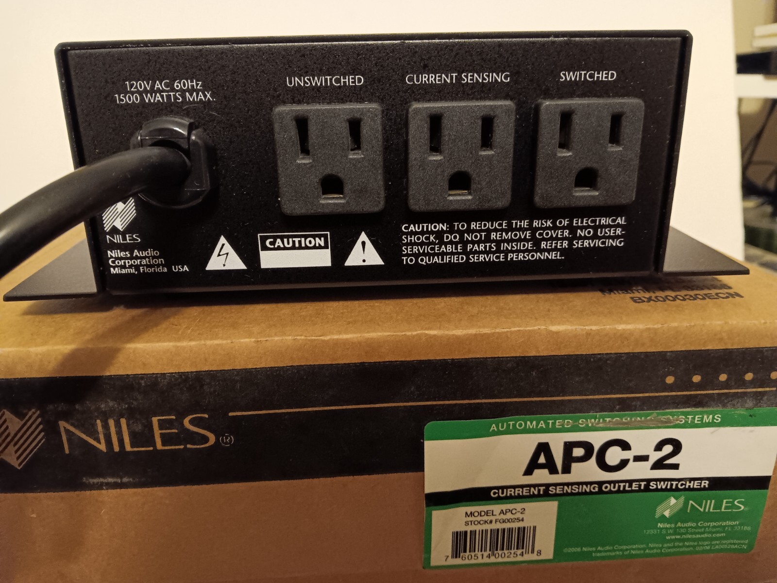 Niles Audio APC-2 Current-Sensing Outlet Switcher (Tested)