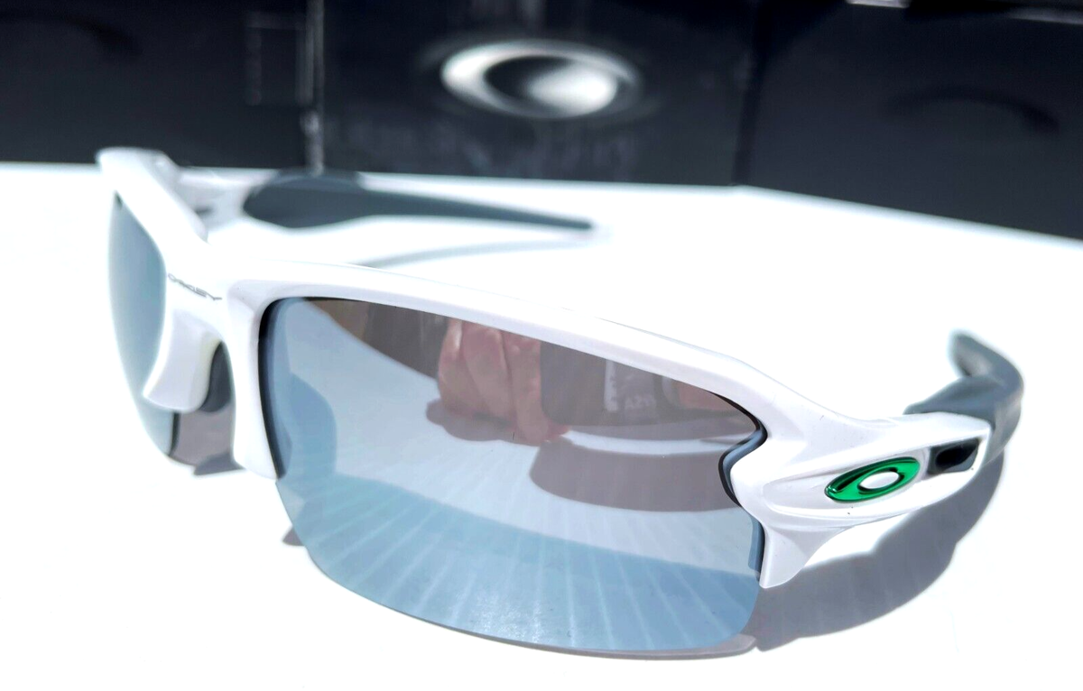 NEW Oakley FLAK 2.0 White w Green POLARIZED Galaxy Chrome NEW Oakley FLAK 2.0 White w Green POLARIZED Galaxy Chrome