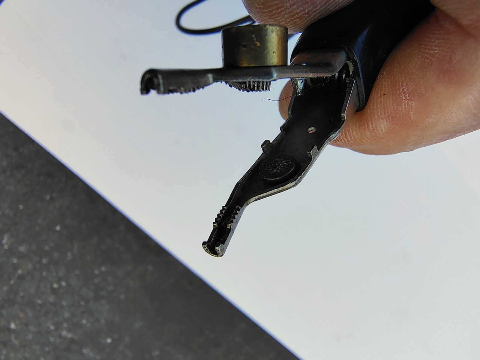 Cable pipe locator ground extensions leads with piercing alligator clamps