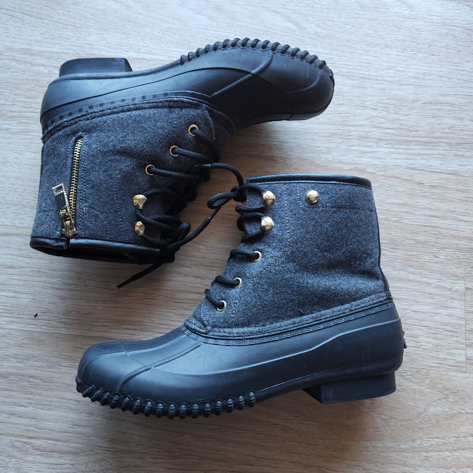 Tommy Hilfiger Roan Lace-Up Duck Boots Side-Zip Leather Rubber Lined Black W-10M thumbnail 6