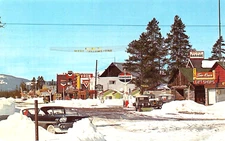 # H2852    WEST YELLOWSTONE,  MT.       POSTCARD,  WEST GATE GAS STATION