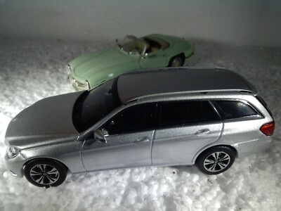KYOSH0/MERCEDES  DEALER MODEL  1/43  2013 MERCEDES BENZ  E  KLASSE T-MODELL 