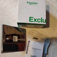 Schneider RJ45 CAT5 Internet Socket Silver Polished Chrome Data CAT5e GEP7571WPC