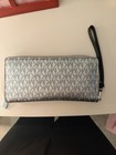 Michael Kors Gray/Black Logo Zip-Around Wristlet Wallet Wrist Strap — photo 2
