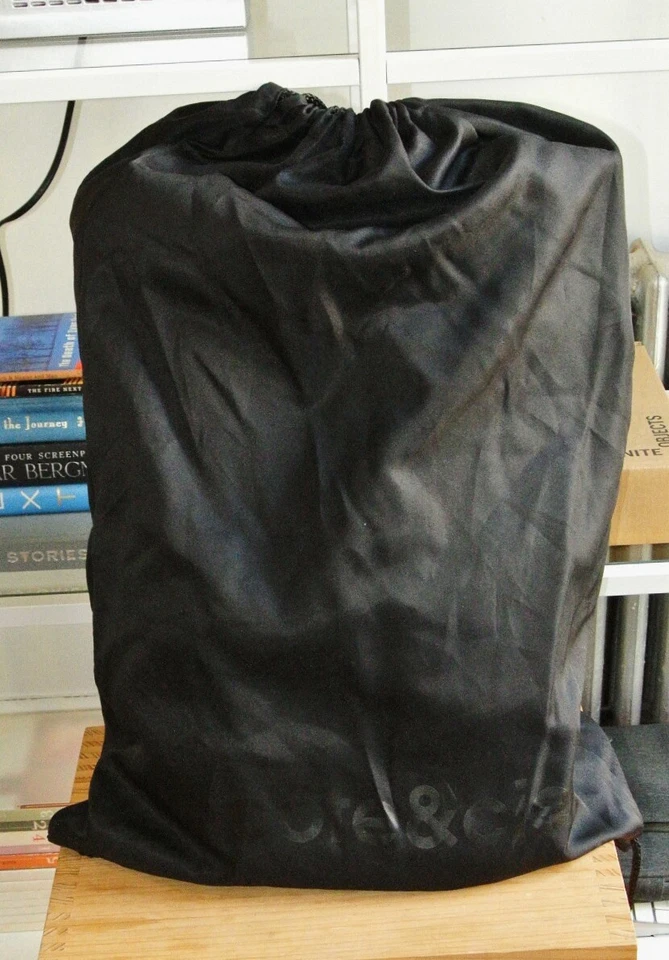 Mochila cote & ciel kensico negra exoesqueleto nueva con etiquetas y bolsa antipolvo Foto 3 de 3