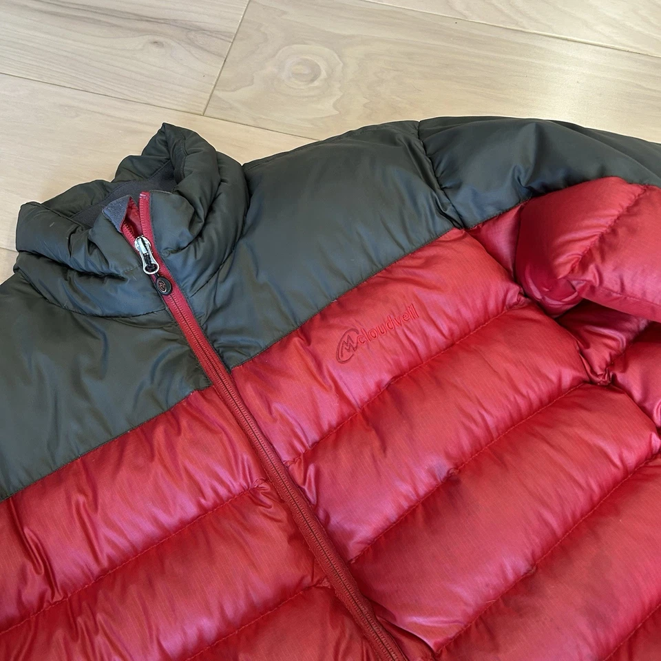 Chaqueta acolchada de plumón Cloudveil Inversion roja *Desgastada XL para hombre Foto 3 de 4