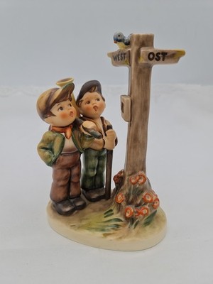 Goebel Porzellanfigur   Kinder am Scheidenweg ( West / Ost ) handbemalt Vintage