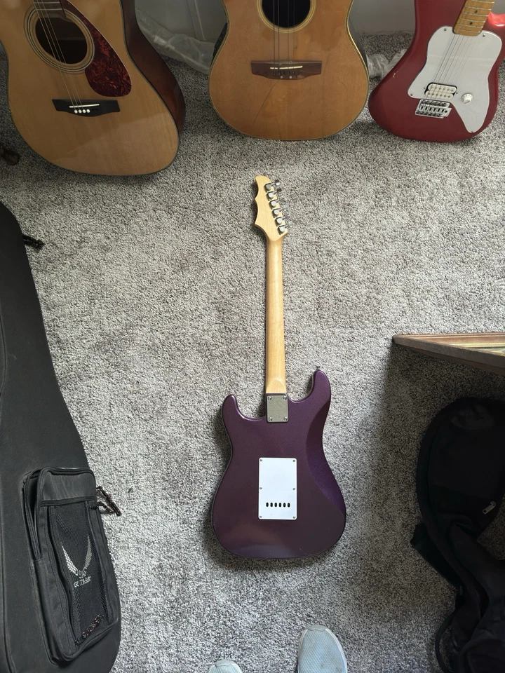 Guitarra Eléctrica Media Luna Púrpura 6 Cuerdas Cuerpo Sólido Palisandro Diapasón Foto 2 de 4