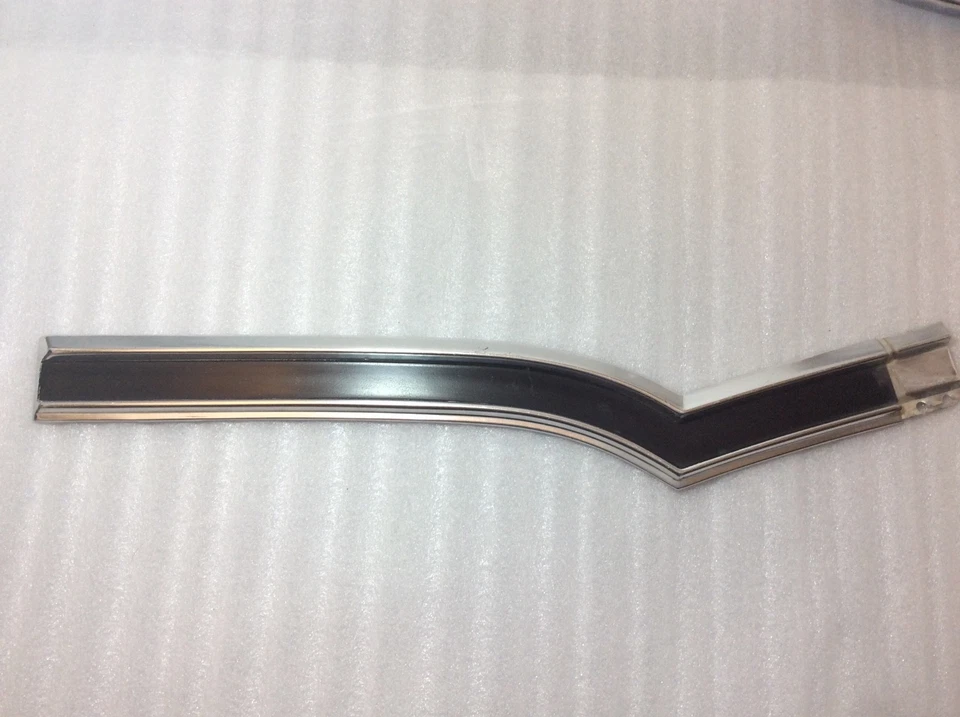 68 - 71 Dodge d100 пикап кузов отделки молдинг со стороны пассажира задний стреловидный трос - Изображение 2 из 4