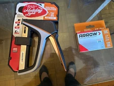 Arrow Fastener T25x Staple Gun + Box Of Staples/NEW!