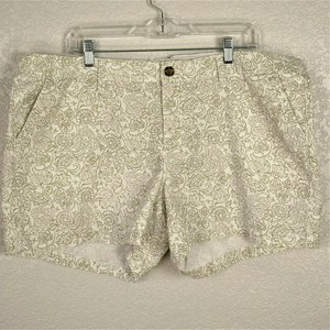 plus size chino shorts