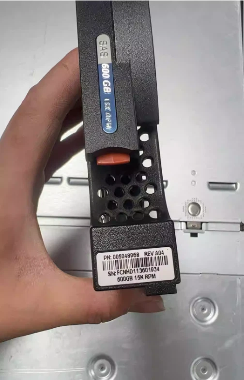 EMC 600GB 005048958 005049036 3.5" 15K RPM SAS AX4-5 AX-SS15-600 Hard Disk Drive - Image 2 of 4