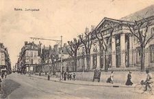 A142 France 1917 Reims Justizpalast palace Bicyclist vintage WWI field postcard