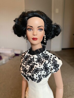 Tonner  Red Hot  Tyler dressed in TDLM C est Parfait w/ Rhapsody in Red earrings