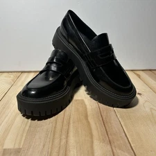 Women’s Crown Vintage Luca Platform Loafer Black Size 9 Business Shoes