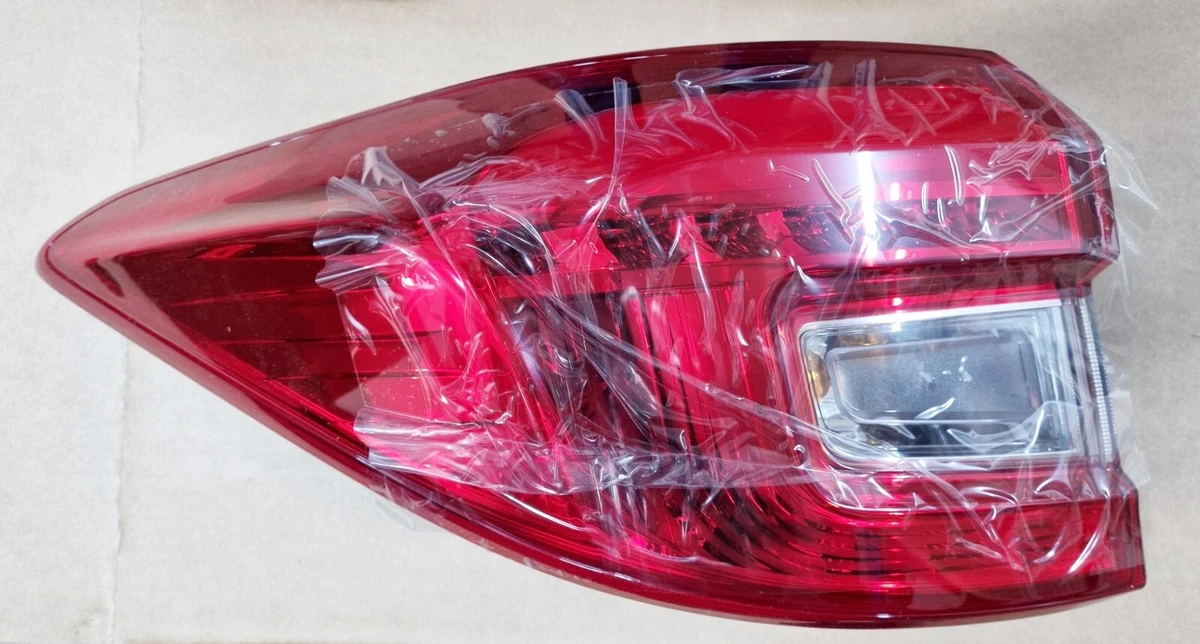 Genuine Part RR QTR Combi Lamp:LH for Ssangyong G4 REXTON  