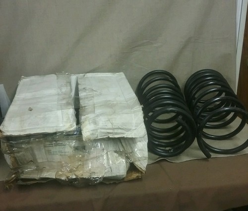 New Acdelco GM Spring Coil Set 45H1106 - Picture 2 of 3