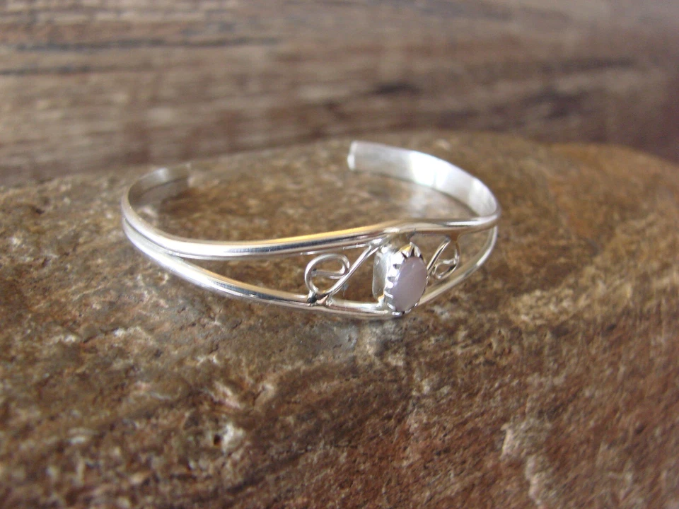 SMALL Navajo Baby Sterling Silver Pink Shell Bracelet by Lincoln - Image 4 of 4