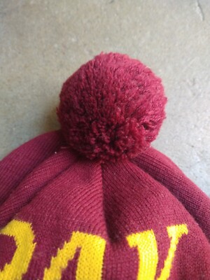 Supreme Beanie 24k Gold Burgundy Acrylic Knit Hat FW13 Pom  display picture 1