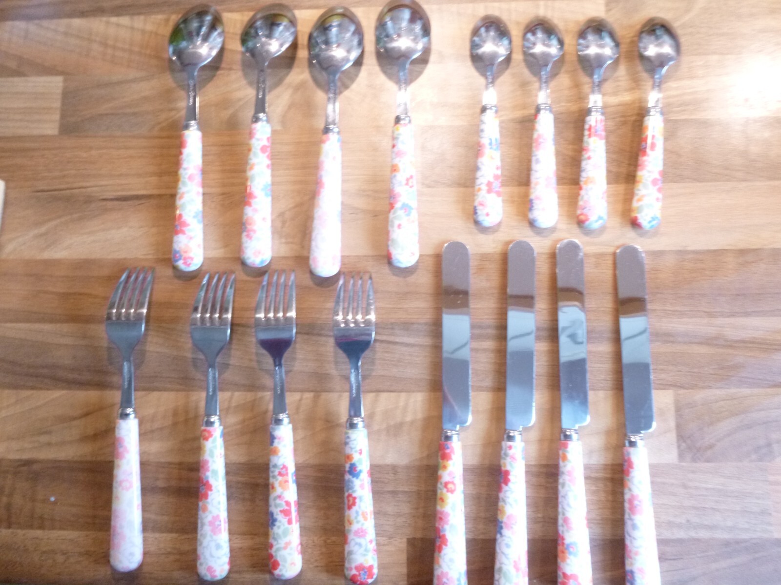 Cath Kidston 16 piece Bistro Cutlery Set Mews Ditsy Floral Flowers