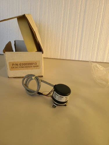 ACCU-CODER 755A OPTICAL ENCODER CPR 5000 5-28 +VDC SHAFT 04, OUTPUT HV, Open Box - product listing photo