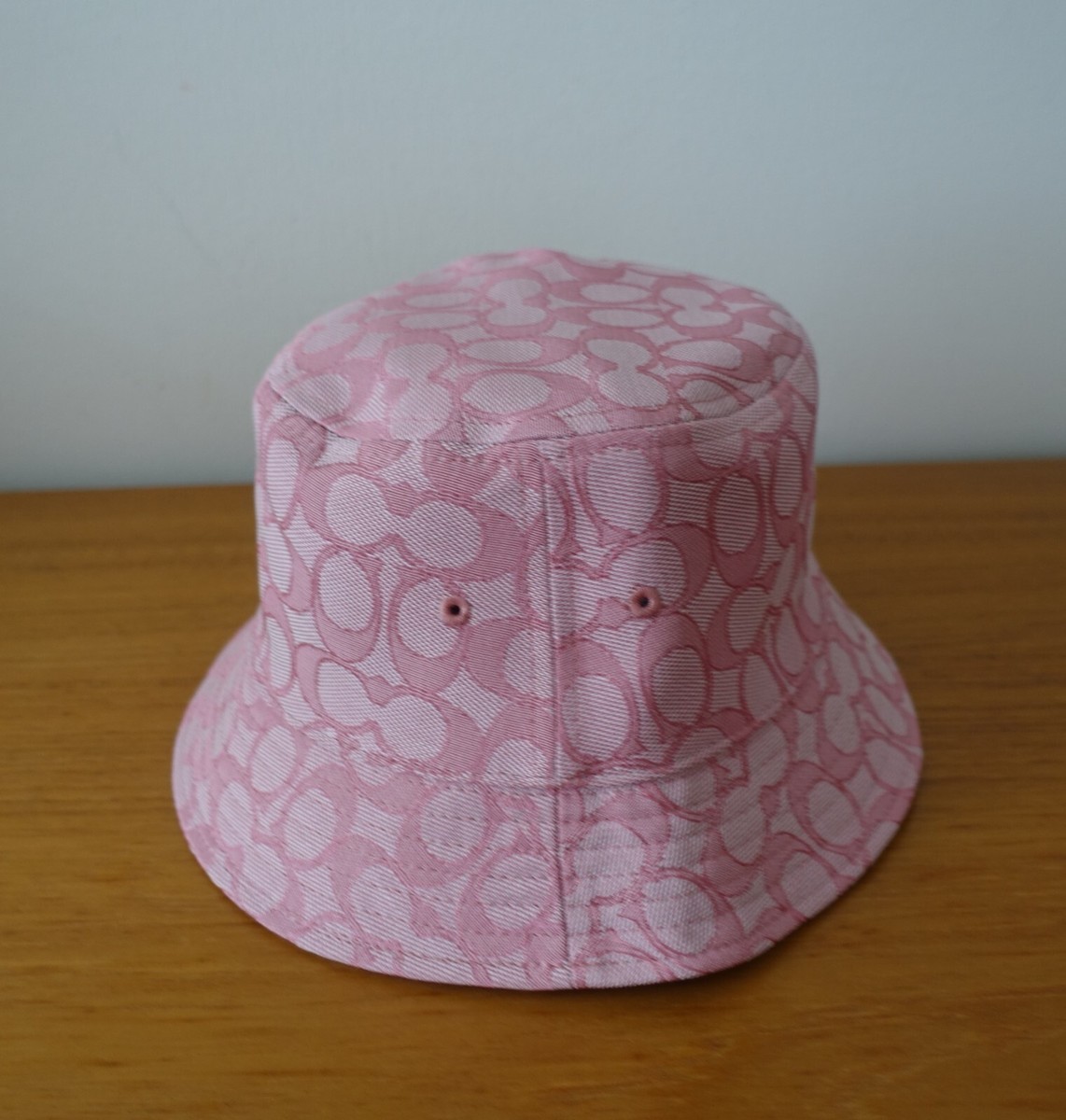 COACH REVERSIBLE BUCKET HAT IN SIGNATURE JACQUARD IN PINK