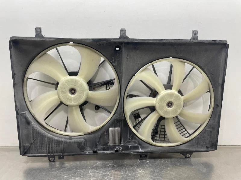 2011-2016 Toyota Sienna Radiator Fan Motor Assembly 6Cyl Without two Package OEM Foto 2 de 4