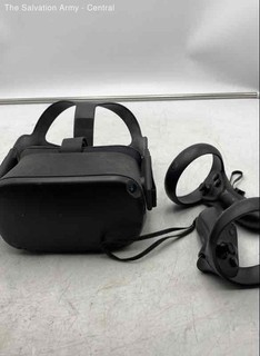 Lot Of Oculus Quest Standalone All In One VR Headset With Controllers