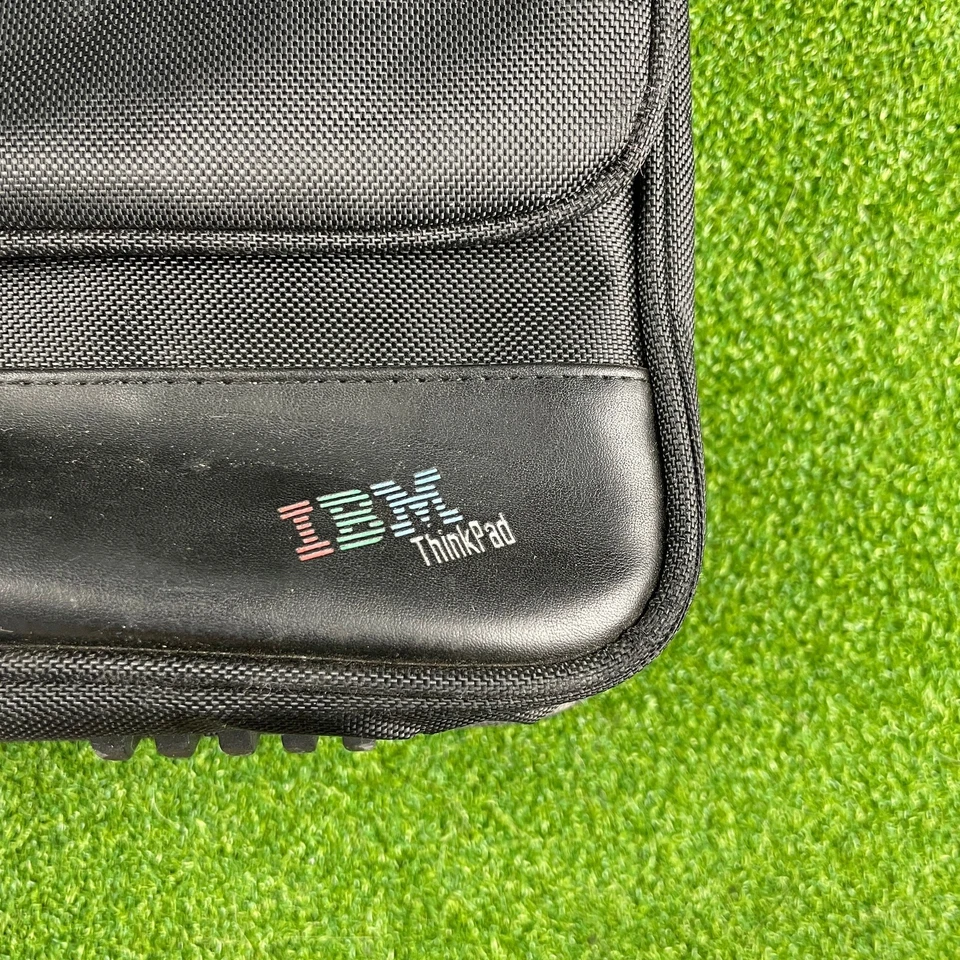 Bolso mensajero acolchado para portátil de nylon negro IBM ThinkPad vintage Foto 2 de 4